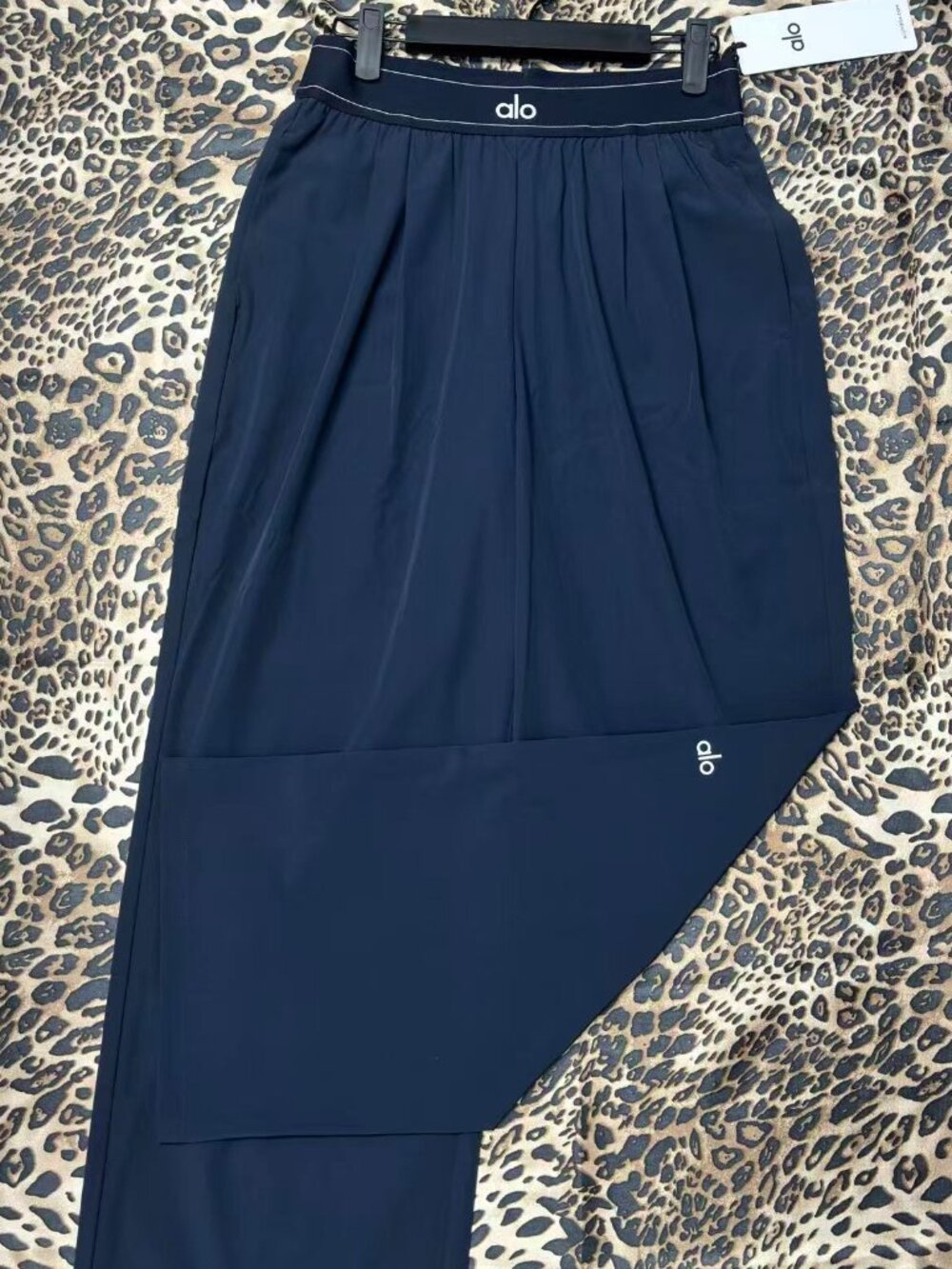 💙💜Alo Yoga Suit Up Navy Blue Trouser NWT (Regular 30" Inseam) - Picture 2 of 8